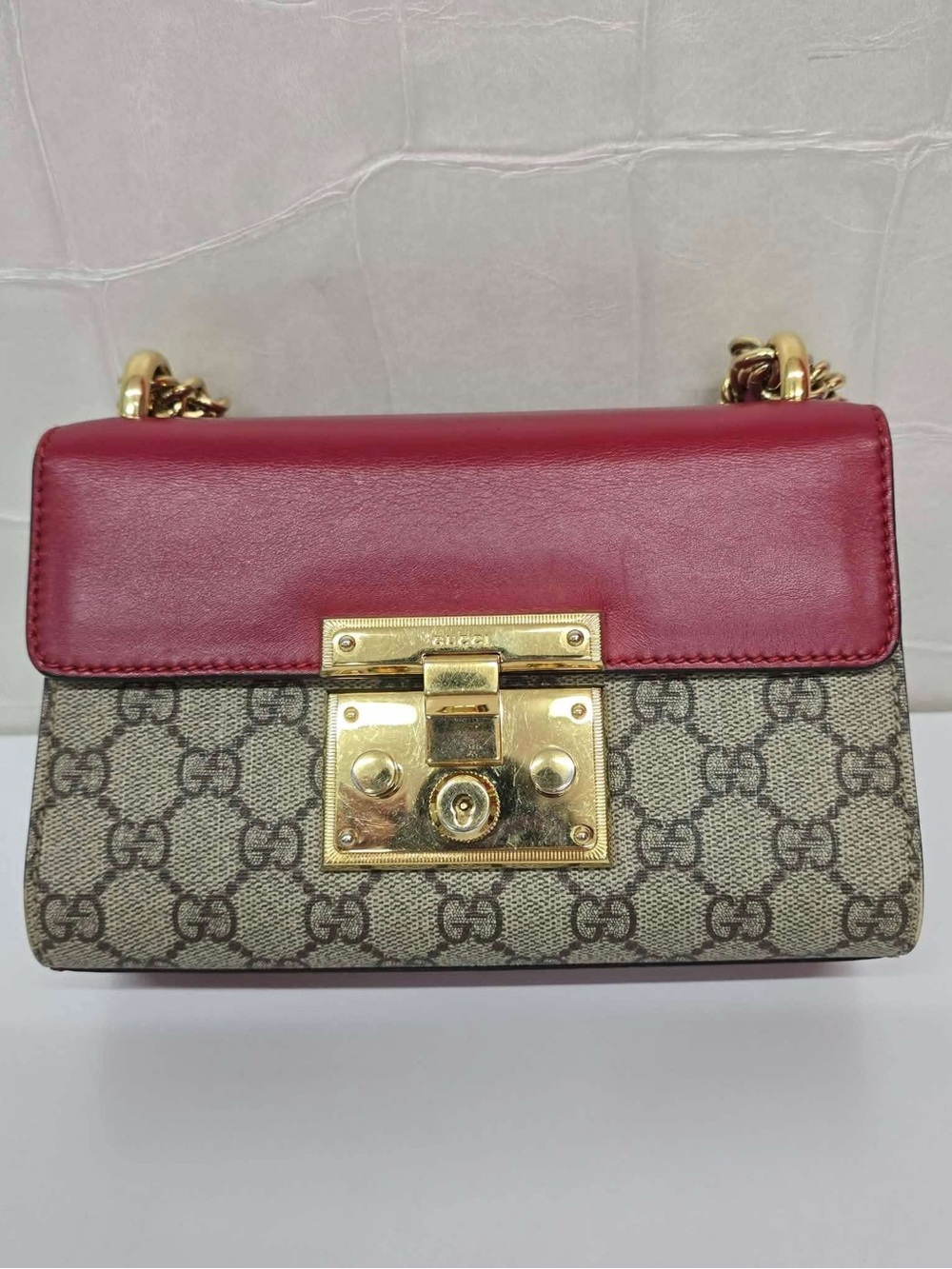 GG Podlock chain bag